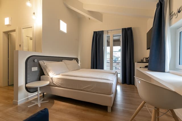 Superior Triple Room, Lake View