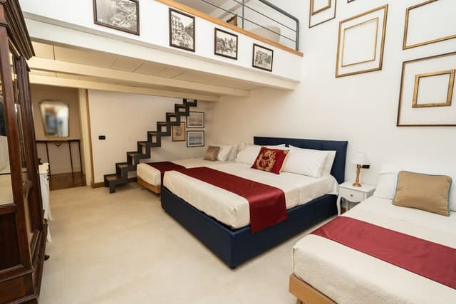 Junior Suite (YELLOW)