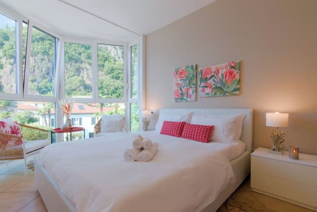Superior Apartment, 3 Bedrooms, Lake View