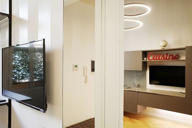Deluxe Suite, 1 Queen Bed with Sofa bed, Balcony, City View