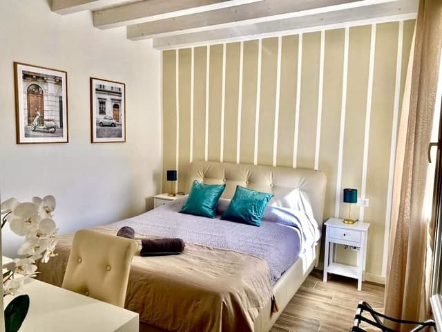 Classic Room, 1 Queen Bed