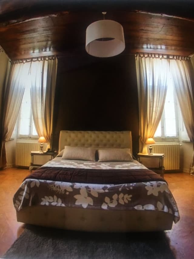 Suite, Garden Area
