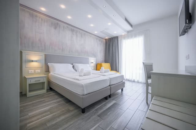 Deluxe Room, Lake View