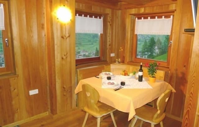 Chalet, 2 Bedrooms (Anemone)