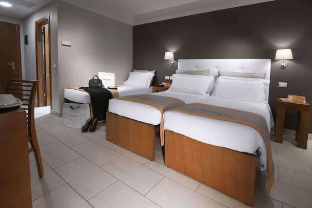 Comfort Room, 3 Twin Beds, Non Smoking