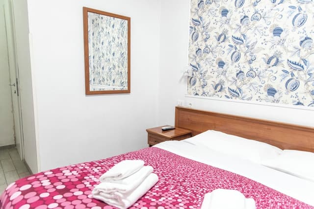 Twin Room, Patio