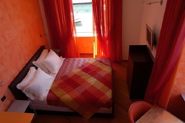 Junior Suite, 1 Queen Bed with Sofa bed