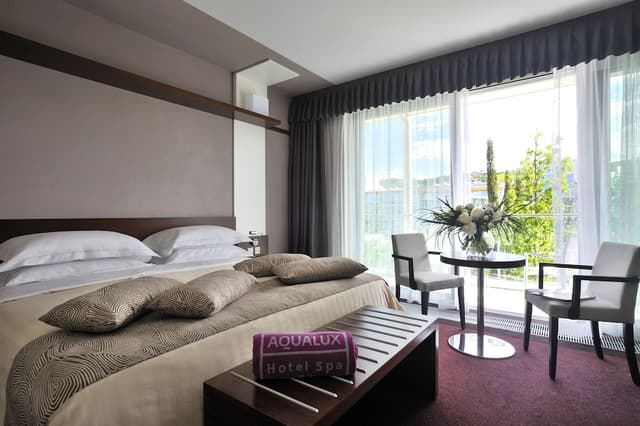 Double Room, Pool View (Aqua)