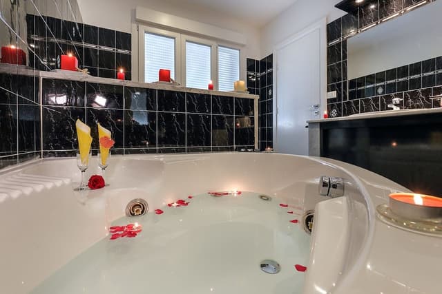 Superior Double or Twin Room, Jetted Tub
