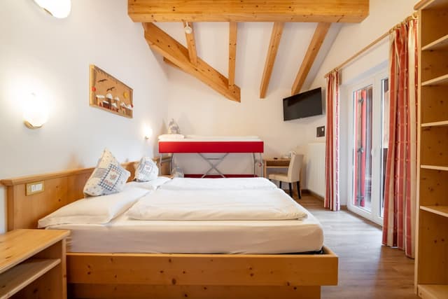 Standard Quadruple Room, Mountain View