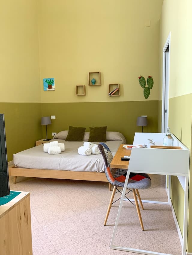 Classic Double Room, Ensuite, City View