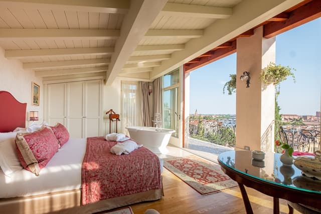 Luxury Suite, City View