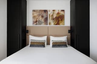 Exclusive Suite, Partial Lake View