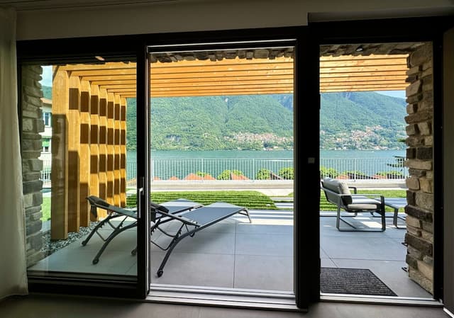 Deluxe Suite, Lake View