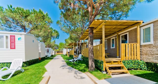 Superior Mobile Home, Patio