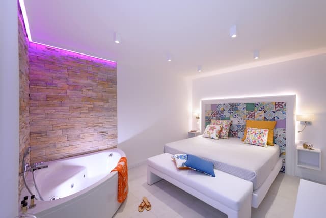 Deluxe Double Room (Adults Only)