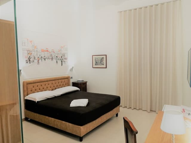 Deluxe Double Room (102)