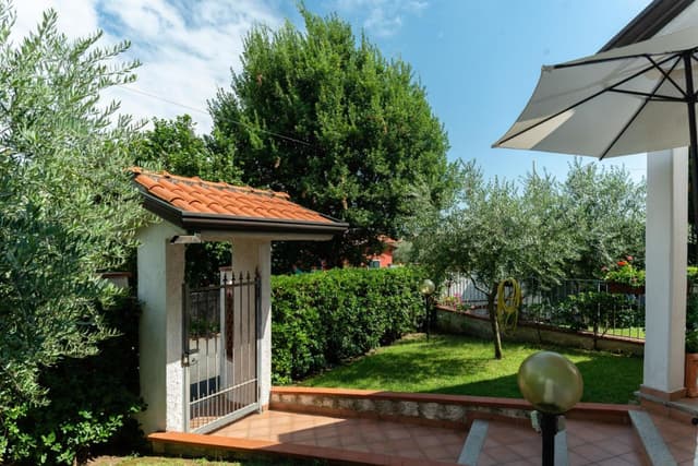 Single Room with Private External Bathroom