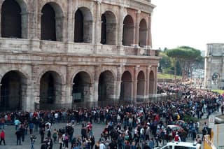 Colosseum and Roman Forum with Expert Tour Guide