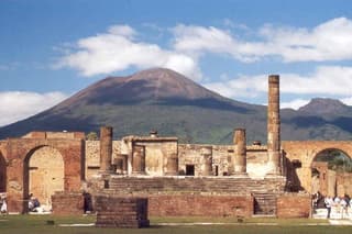 Pompeii Visit at its Most Peaceful Moment