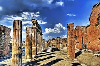 Pompeii Tour from Sorrento:learn about Roman Life tasting food of Ancient City