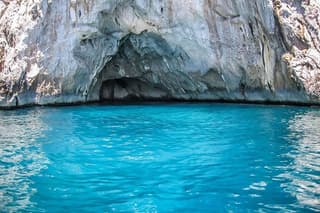 Capri Day Trip from Rome by Bus and Ferry – Multiple Options