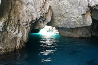 Discovery Capri Island by Boat from Capri