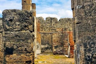 Naples & Pompeii Day Tour from Rome: Pompeii Ticket & City Visit