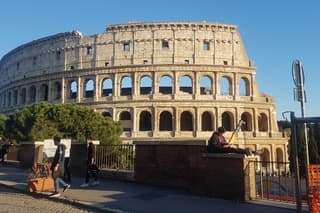Guided tour of the Colosseum with arena option