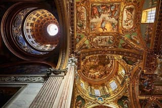 Genoa Day Tour: 4 hours of History with Focaccia , Prosecco & Joy