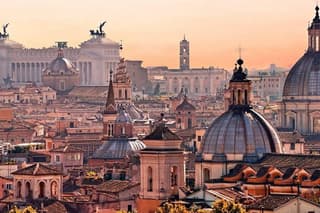 Seven Hills of Rome: A Vintage Ape Calessino Adventure