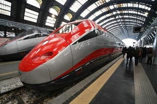 Day Tour to the Amalfi Coast from Naples Train Station