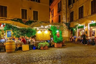 Rome Tour By Night and Pizza in high quality electric bicycle!