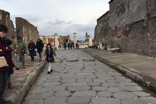 Naples to Amalfi with 2 hrs stop at Herculaneum or Vice Versa