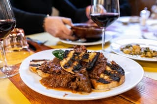 Florence Private Food Tour of 10+Tastings with Cheeses & Wines