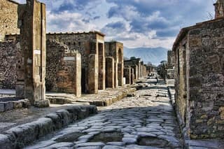 Pompeii, Positano & Amalfi Coast Private Day Tour from Rome