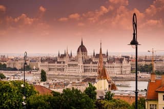Venice to Budapest Private Transfer with English-Speaking Driver