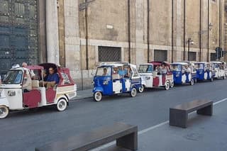 Tuk tuk ride, ape car