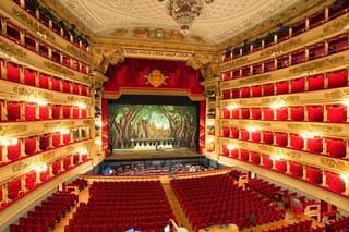 Small-Group La Scala Museum Tour in Milan