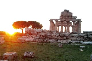 Full-Day of Pompeii and Paestum from Naples, Sorrento, Positano or Amalfi
