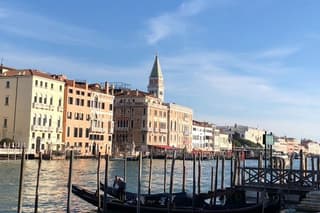 two-hour walk from Rialto to San Marco between history, traditions and art