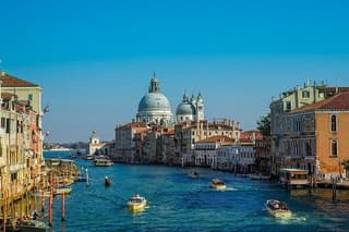 Best walking tour of Venice: main sights & secret spots known only by the locals