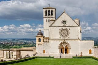 Assisi Fullday from Rome with Papal Blessing on Parchment and Lunch Included