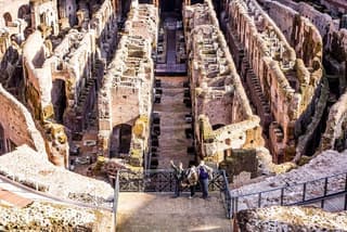Small Group Tour: Colosseum & Roman Forum with Arena Floor Access