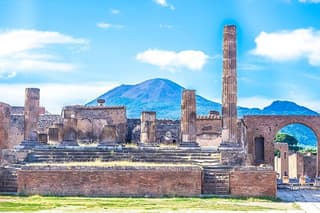 Semi - Private Tour of Pompeii with an Archaeologist