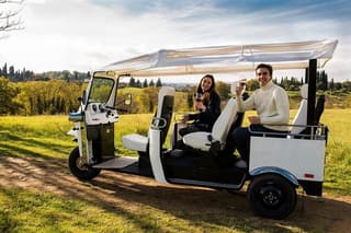 Siena E-Tuk Tuk panoramic Aperitivo with Local Snacks