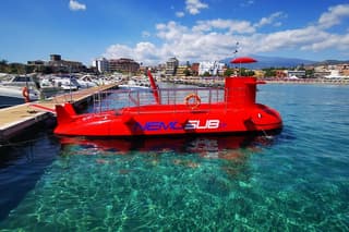 1-Hour Guided Semi-Submarine Tour to Isola Bella