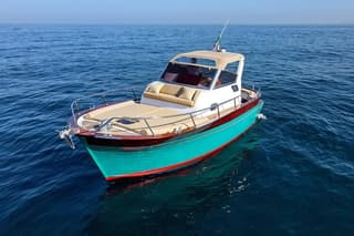 Full-Day Private Boat Tour to Gulf of Naples: Ischia & Procida
