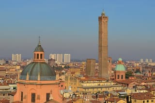 Milan to Bologna Private Transfer with English-Speaking Driver