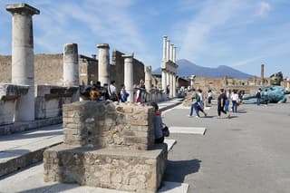 Full-Day Private Day Tour in Amalfi Coast and Pompeii from Rome
